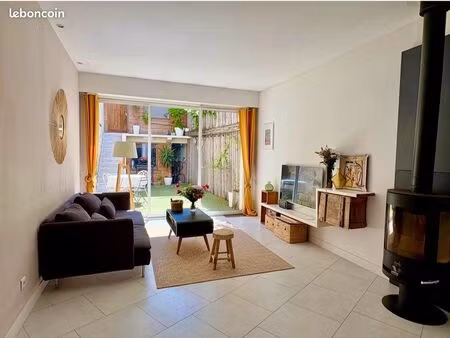 maison avec dépendance  extérieur et garage