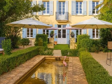 propriété de charme avec jardin  garage et dépendance – centre historique