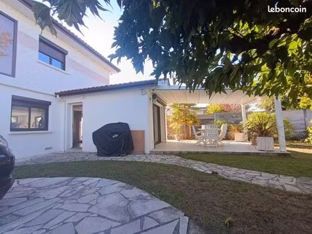 maison 6 pièces 206 m²