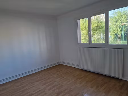 location appartement 3 pièces 72 m² à clamart (92140)  1 450 €