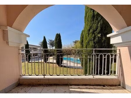 appartement t3 dans résidence avec piscine
