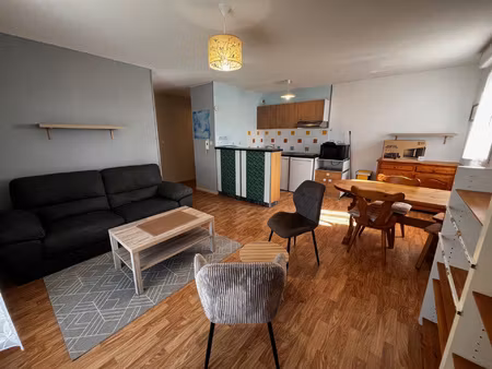 appartement à vendre  en très bon état général et au 1er éta