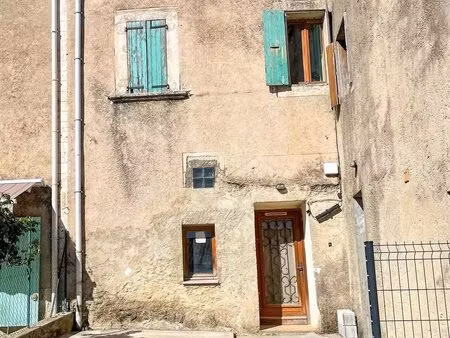 immeuble de 87 m² habitables a renover