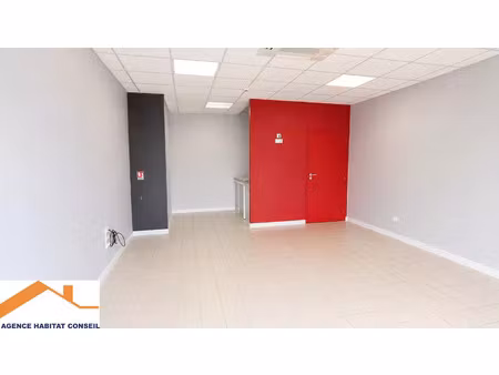 location commerce 35 m² à les lucs-sur-boulogne (85170)