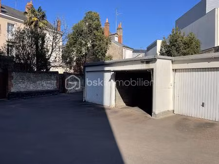 parking de 15 m² à tours