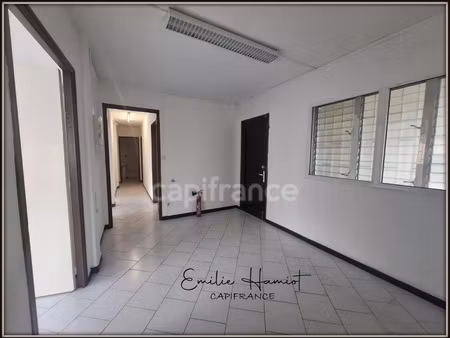 local professionnel à louer fort de france 4 pièce(s) 81m2 1 200€/mois ht/hc