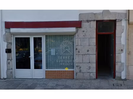 local commercial 115 m²centre ville peyrehorade