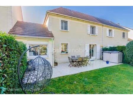 aux joncherettes ! maison 75m²  3 chambres  parkings et jardin avec vue sur forêt !