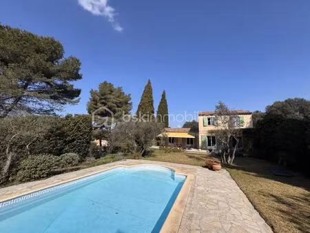 maison de 163 m² à saint-mitre-les-remparts