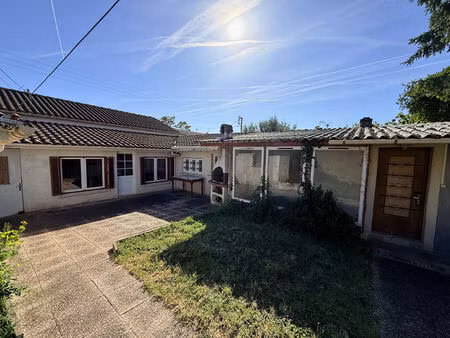 maison soyaux 5 pièce(s) 93 m2