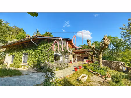 tullins  maison 220 m2 avec 16 187 m2 de terrains