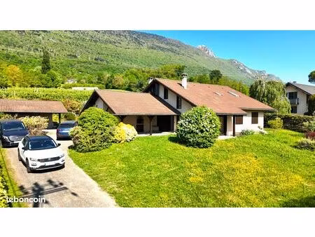 villa 6 pièces 166 m²