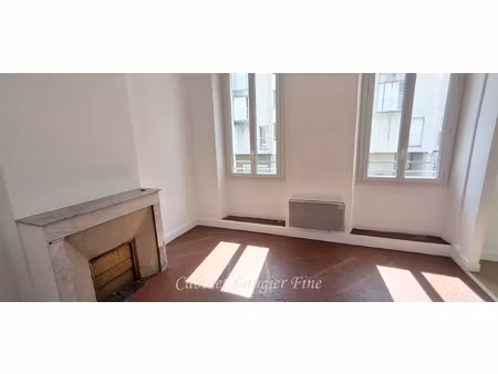 t2 rue du rouet 13008