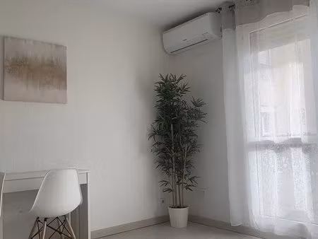 studio de 28m² avec terrasse et parking