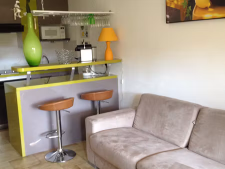superbe studio en rez-de-jardin