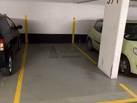loue emplacement de parking rue lemercier