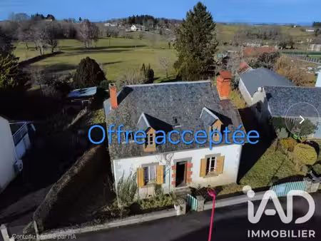 maison de village à ally (15700)
