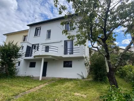 maison familiale au calme – rue sainte-marie  proche métro la roseraie