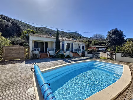 belle villa avec piscine terrasse jardin arboré et garage alata
