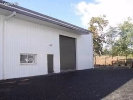 eysines local dans parc clos 310m2 avec bureaux proche rocade acces camion