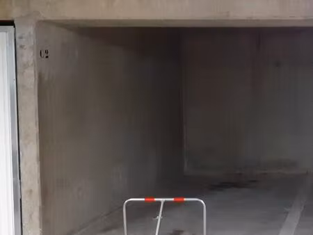 place de parking brignais gare