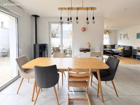 maison 6 pièces 140 m²