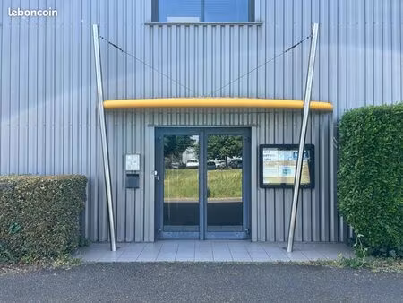 bureaux 281 m²