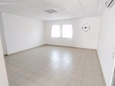 bureau 32 m²
