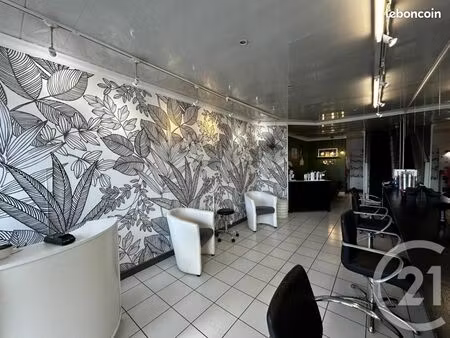 commerce coiffure 67 m²