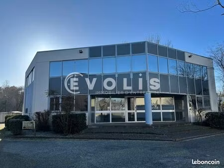 bureau 835 m²