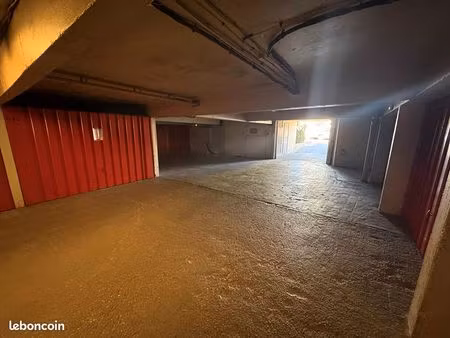 parking/box 13 m² clamart