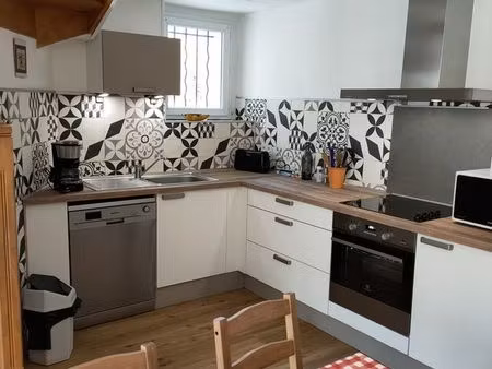 petite maison avec terrasse