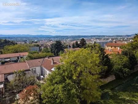 t4 lumineux avec vue dégagée sur parc arboré– balcon plein sud – travaux énergétiques payé