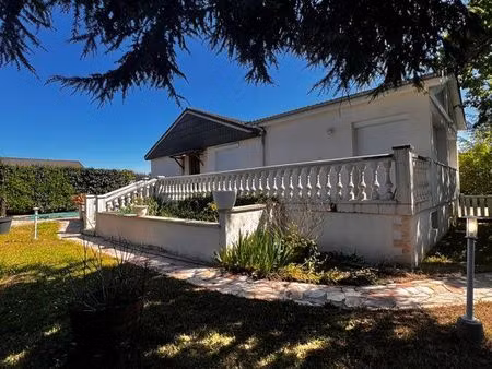 manissieux  maison de 200m2 sur 649m2 de terrain avec piscine