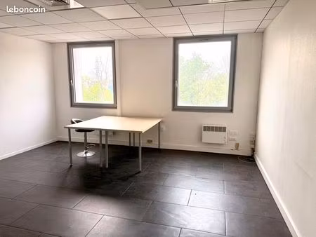 bureau lumineux à louer + 1 place de parking – dardilly (techlid) – 27 5 m²