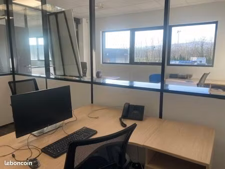 bureaux 61 m²
