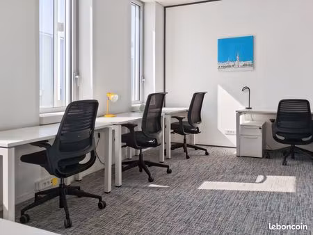 bureau privé à louer pour 5 personnes à villeurbanne  carré de soie