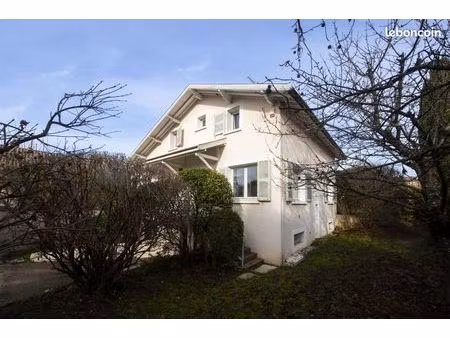 maison 5 pièces 149 m²