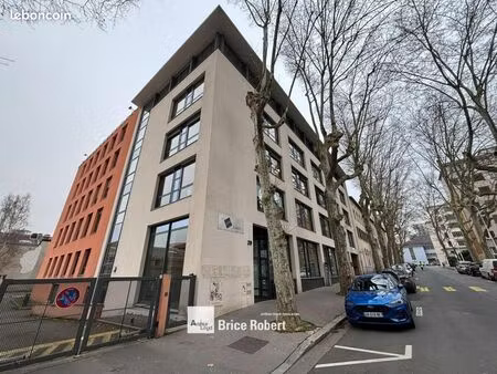 bureaux 746 m²