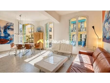 magnifique appartement rénové de 73 m² au centre de beausoleil