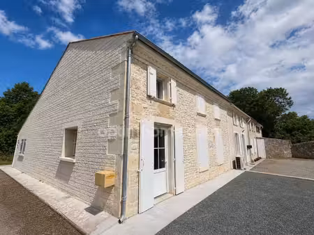 maison rénovée 141 m² - 3 chambres - suite parentale - jardin - moragne (17430)