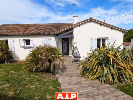vente maison à la forêt-sur-sèvre (79380) : à vendre / 102m² la forêt-sur-sèvre