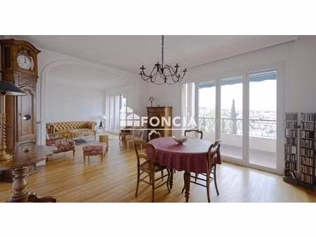 t4 en plein centre - garage et balcon