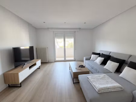 t4 85 m2 traversant avec balcon  garage  cave et parking w