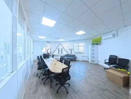 location bureaux 185 m²