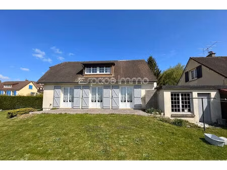 maison individuelle vivable de plain pied - 114m² - 4 chambres - sous -sol - cailly