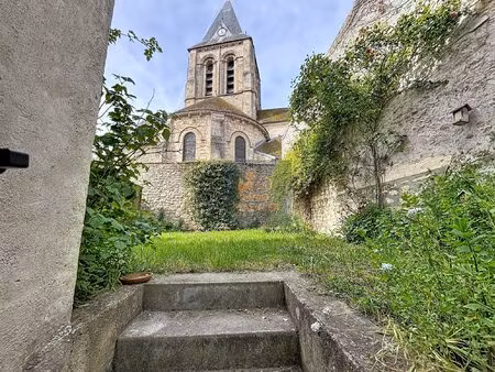 maison de caractère au coeur du village historique de villepreu