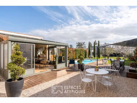 maison de ville avec jardin et piscine en plein coeur de villefranche sur saône