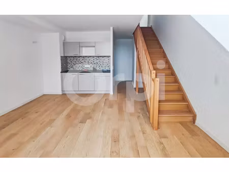 location appartement  m² t-2 à juilly  780 €
