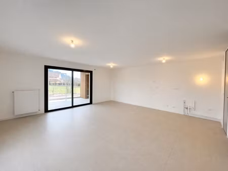 à vendre – appartement t2 en rez-de-jardin de 47 80 m² à la roche-sur-foron (74)